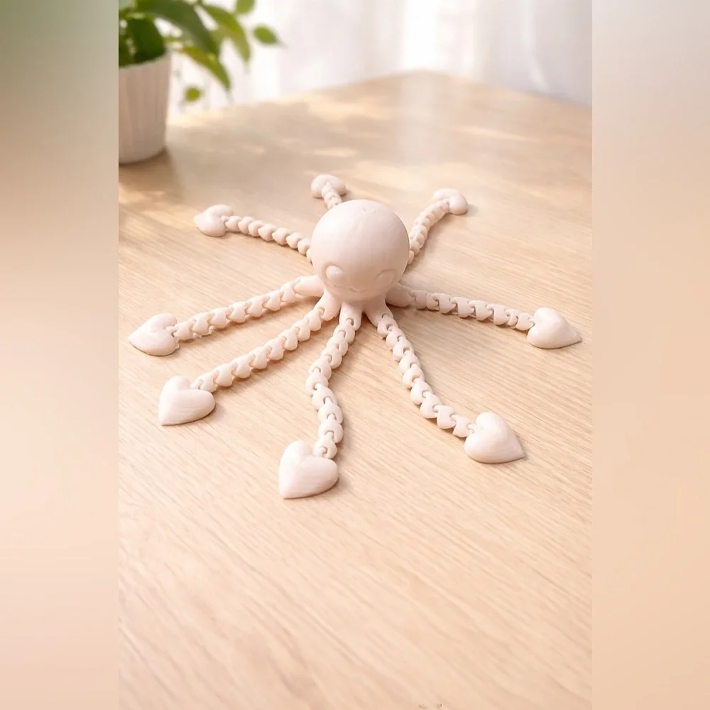 3D-printed articulated octopus toy Heart-Legged Octopus Home Accent